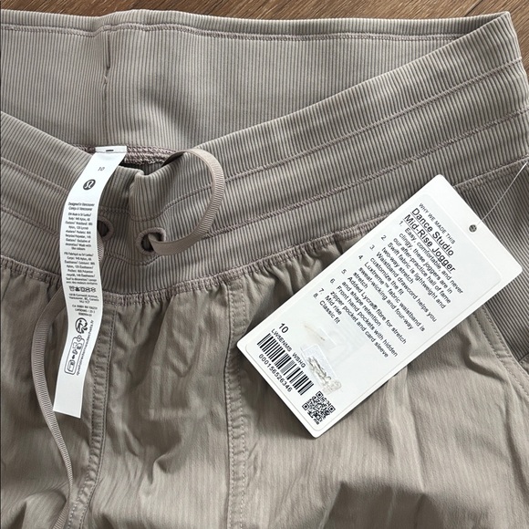 lululemon athletica women Light Taupe Dance studio joggers - Picture 2 of 6